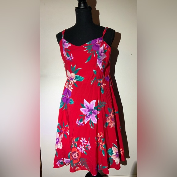Red Hawaiian floral dress - Picture 6 of 6